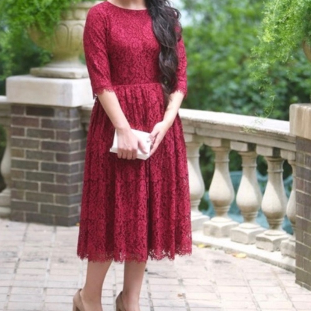Dainty Jewell’s Graceful in Lace Dress
